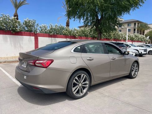 Used 2022 Chevrolet Malibu LT FWD image 2