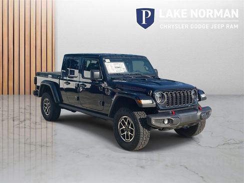 New 2025 Jeep Gladiator Rubicon w/ Convenience Group image 2