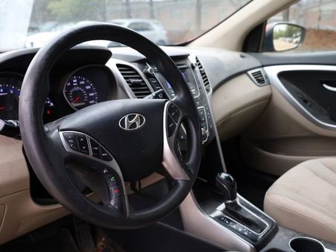 Used 2014 Hyundai Elantra GT image 11