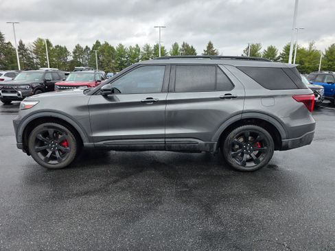 Used 2020 Ford Explorer ST w/ ST Street Pack image 2