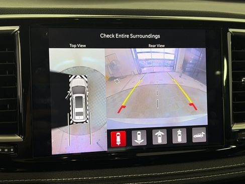 Used 2022 Chrysler Pacifica Limited image 24