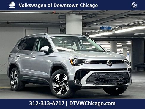 New 2025 Volkswagen Taos SE image 2