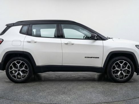 Used 2025 Jeep Compass Limited AWD/4WD image 14