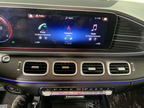 Used 2022 Mercedes-Benz GLE 350 4MATIC w/ Premium Package image 9