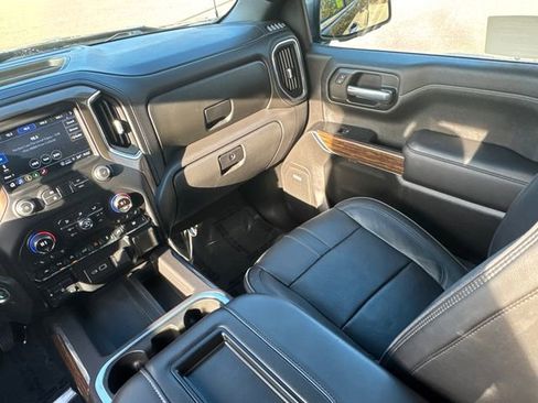 Used 2021 Chevrolet Silverado 1500 High Country w/ Technology Package image 24