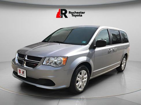 Used 2018 Dodge Grand Caravan SE image 9