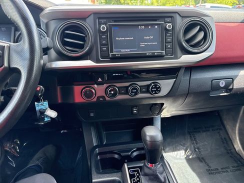 Used 2016 Toyota Tacoma SR5 w/ SR5 Appearance Package (SN) AWD/4WD image 20