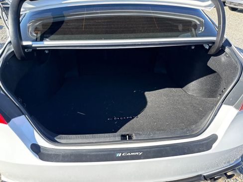 Used 2019 Toyota Camry SE w/ Carpet Mat Package FWD image 13
