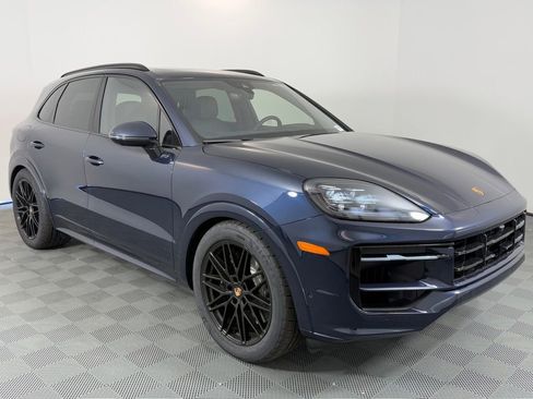 New 2026 Porsche Cayenne GTS image 9