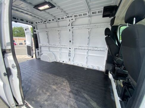 Used 2024 RAM ProMaster 2500 w/ Convenience Group FWD image 14