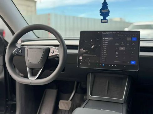 Used 2026 Tesla Model Y Long Range AWD/4WD image 21