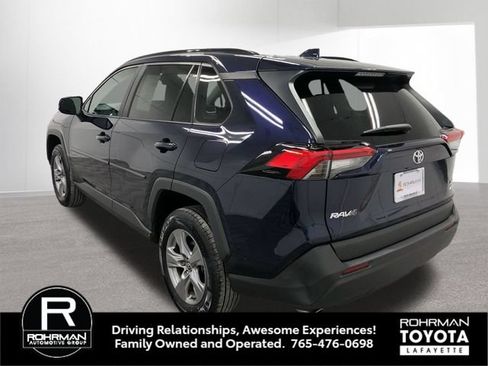 Used 2022 Toyota RAV4 XLE AWD/4WD image 4