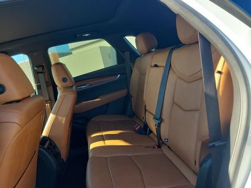 Certified 2024 Cadillac XT5 Premium Luxury w/ Technology Package AWD/4WD image 9