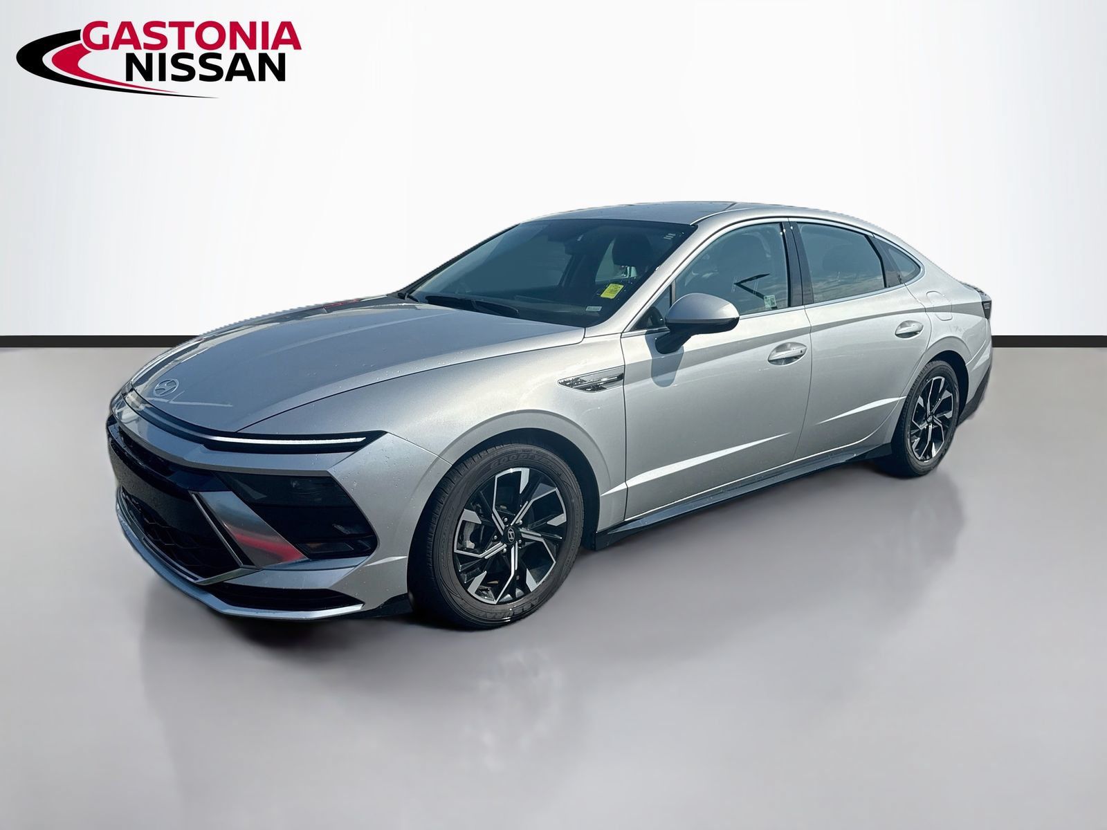 Used 2025 Hyundai Sonata SEL FWD image 3