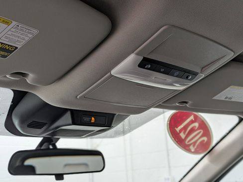 Used 2021 Nissan Rogue S image 27