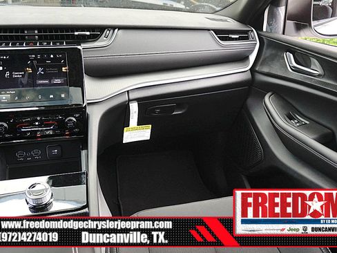 New 2026 Jeep Grand Cherokee Laredo X RWD image 38