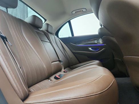 Used 2017 Mercedes-Benz E 300 4MATIC image 28