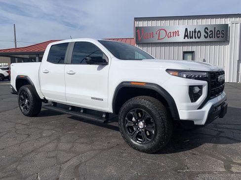 Used 2024 GMC Canyon Elevation w/ Convenience Package image 3