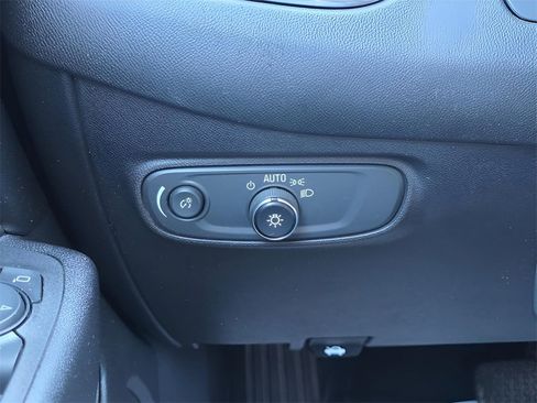 Used 2022 Chevrolet Equinox LT image 22