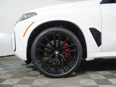 Used 2026 BMW X5 xDrive40i w/ M Sport Package AWD/4WD image 2
