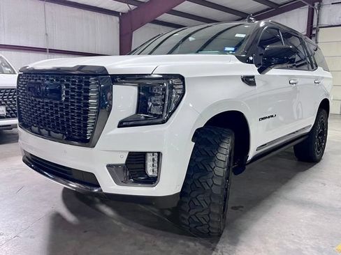 Used 2024 GMC Yukon Denali Ultimate AWD/4WD image 9