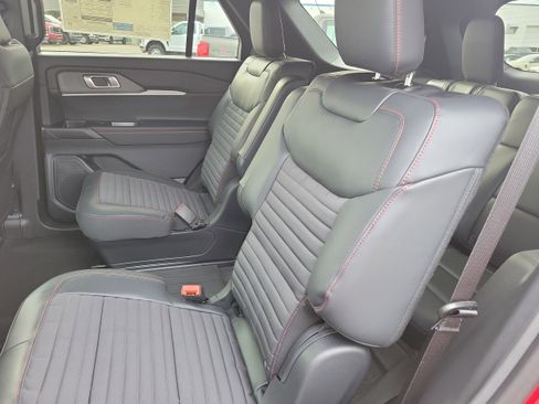 New 2026 Ford Explorer ST-Line w/ ST-Line Street Pack image 12
