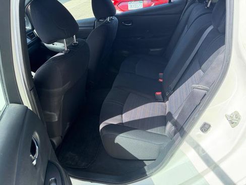 Used 2019 Nissan Leaf S w/ S Charge Package FWD image 7
