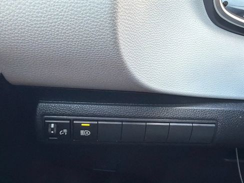 Used 2023 Toyota Corolla SE FWD image 15
