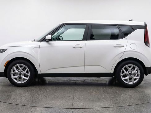 Used 2025 Kia Soul LX w/ LX Technology Package FWD image 5