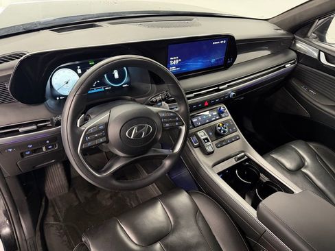 Used 2023 Hyundai Palisade Calligraphy w/ Winter Package image 11