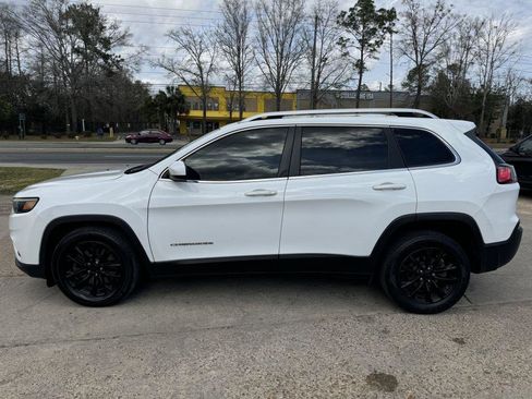 Used 2019 Jeep Cherokee Latitude w/ Popular Appearance Group image 8