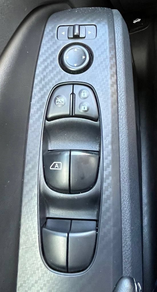 Used 2025 Nissan Altima 2.5 SV AWD/4WD image 6