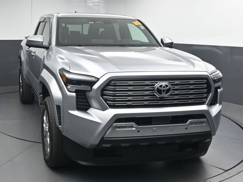 Used 2024 Toyota Tacoma Limited image 2