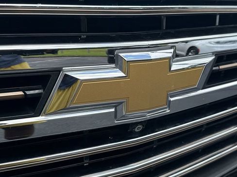 Used 2022 Chevrolet Silverado 1500 High Country w/ Technology Package AWD/4WD image 32