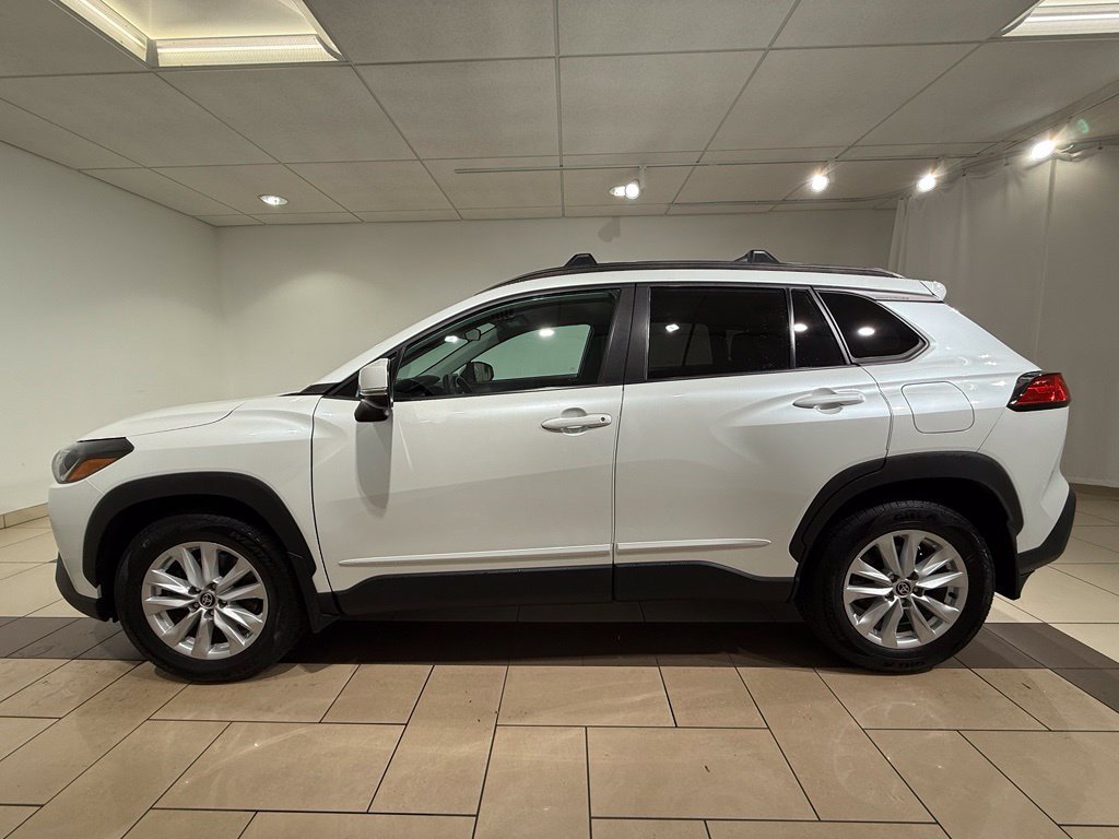 Certified 2023 Toyota Corolla Cross LE AWD/4WD image 2