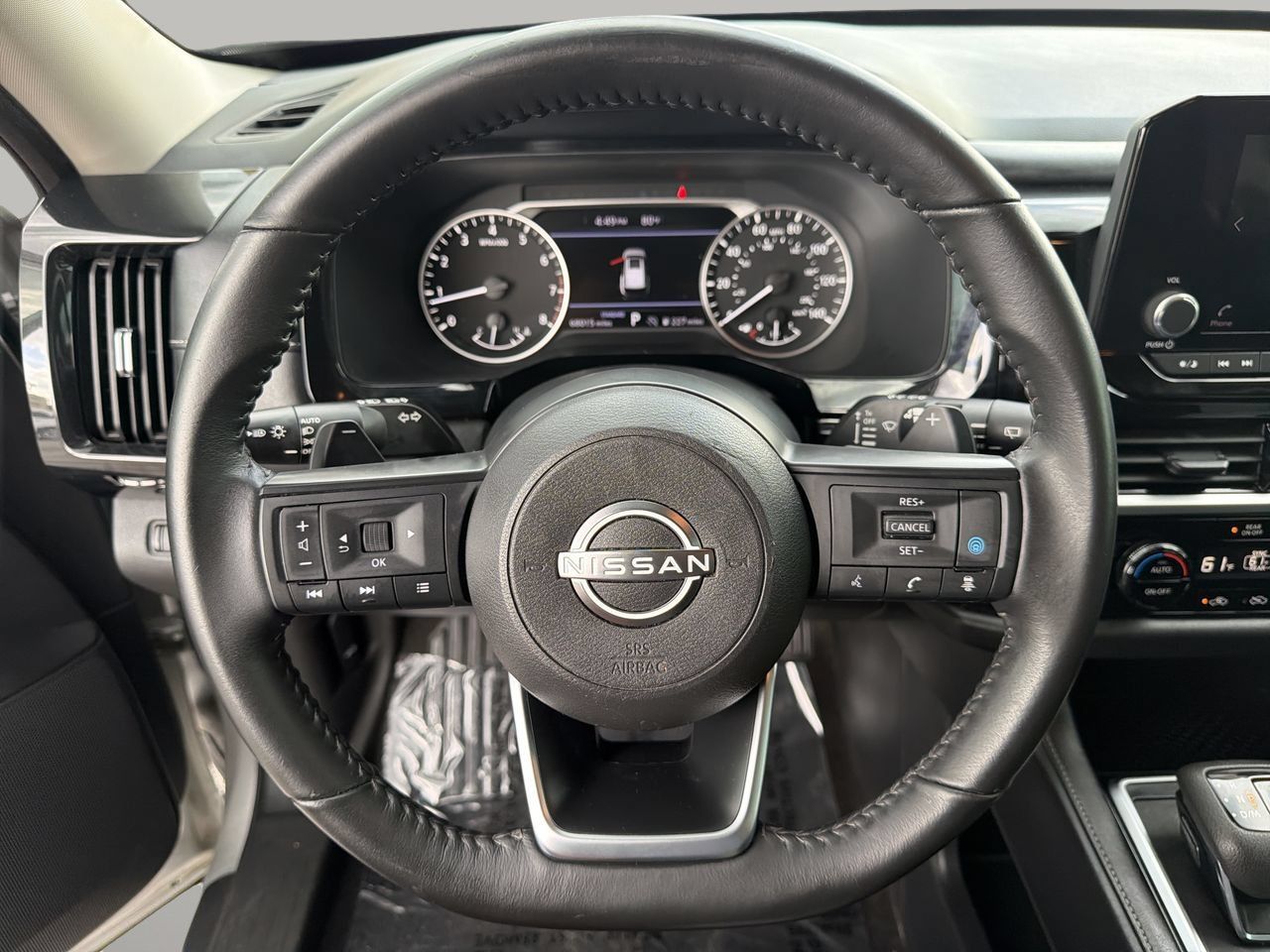 Used 2024 Nissan Pathfinder SV FWD image 29