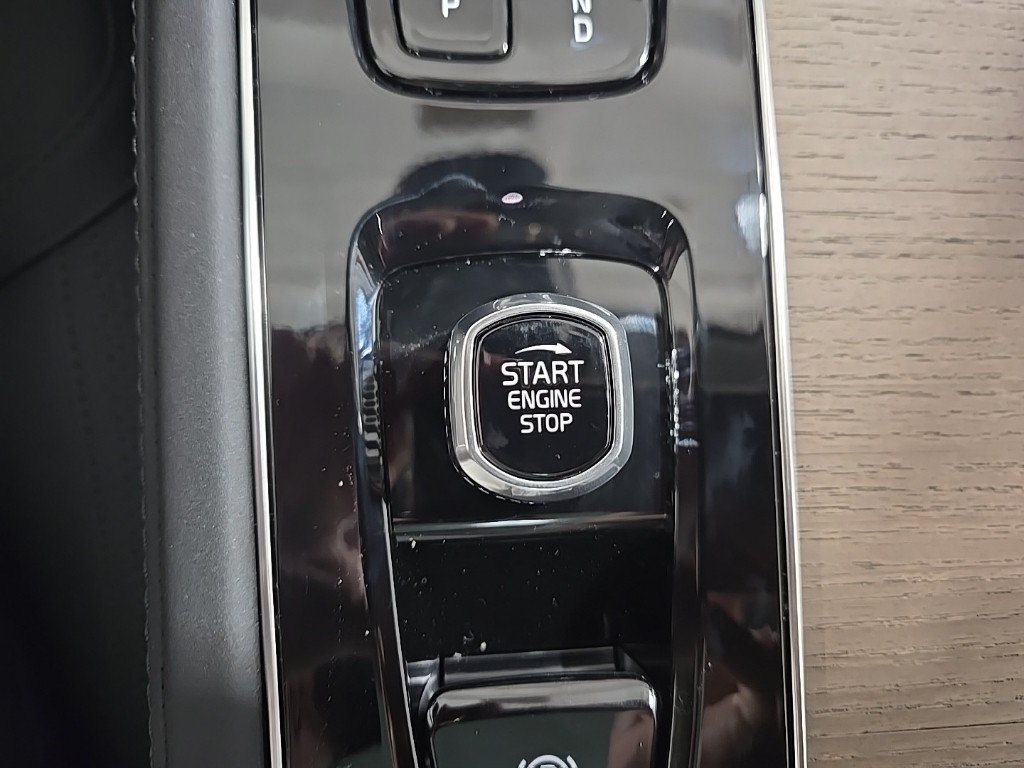 Used 2026 Volvo XC90 B6 Plus w/ Protection Package AWD/4WD image 13