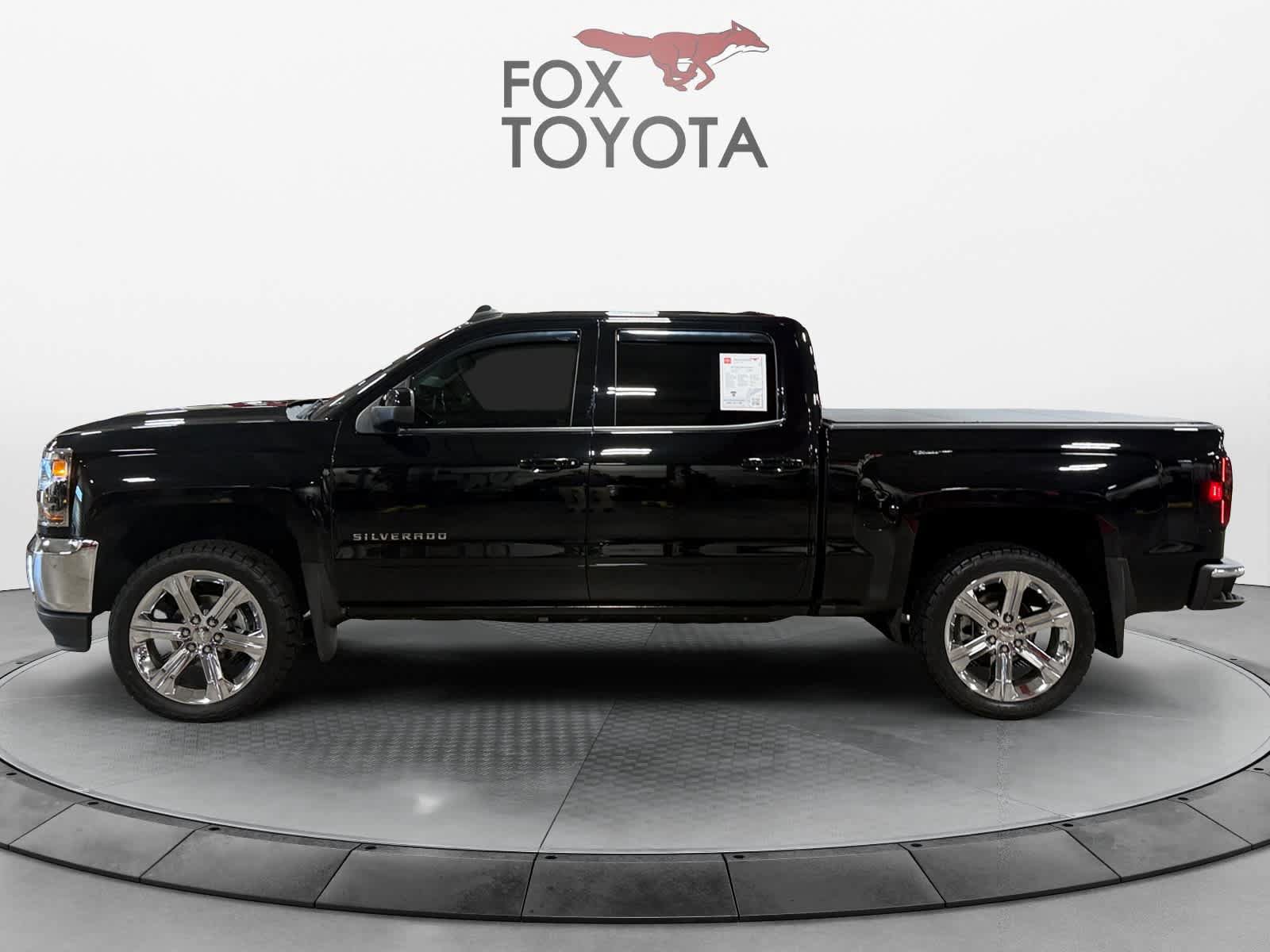 Used 2018 Chevrolet Silverado 1500 LT w/ LPO, Chrome Package AWD/4WD image 3
