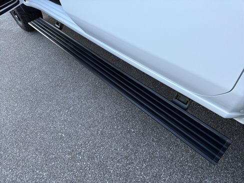 Used 2024 GMC Sierra 2500 AT4 w/ AT4 Premium Plus Package image 9