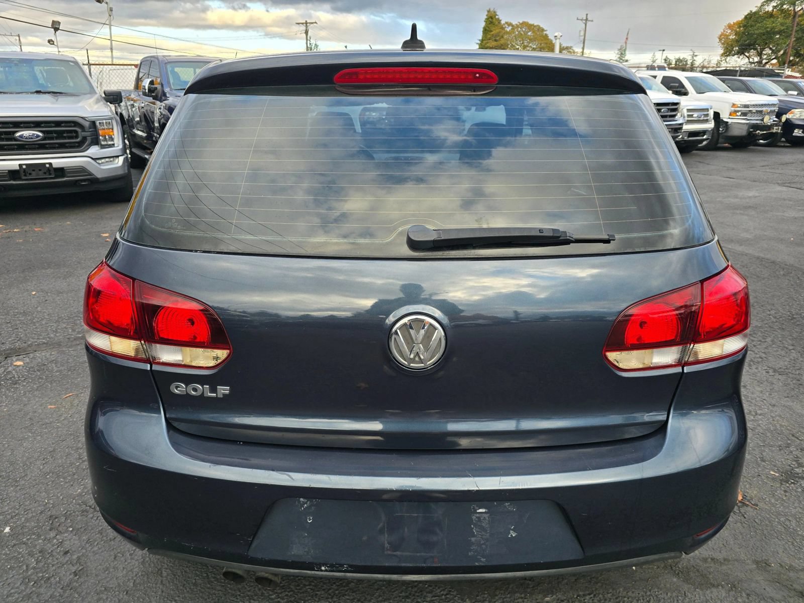 Used 2014 Volkswagen Golf 4-Door FWD image 5