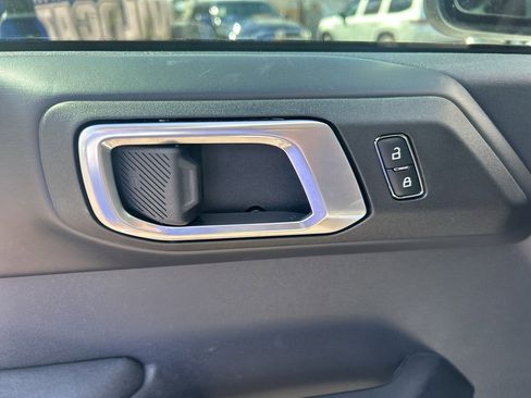 Used 2025 Ford Bronco Badlands image 22