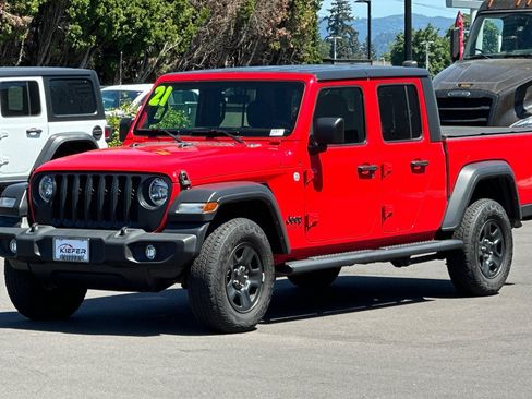 Used 2021 Jeep Gladiator Sport w/ Trailer Tow Package AWD/4WD image 8