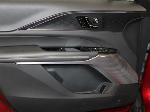 Certified 2025 Cadillac Lyriq Luxury w/ LPO, Floor Liner Package AWD/4WD image 30