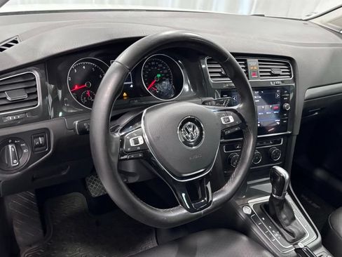 Used 2018 Volkswagen Golf SE FWD image 10