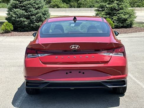 Used 2022 Hyundai Elantra SEL FWD image 4