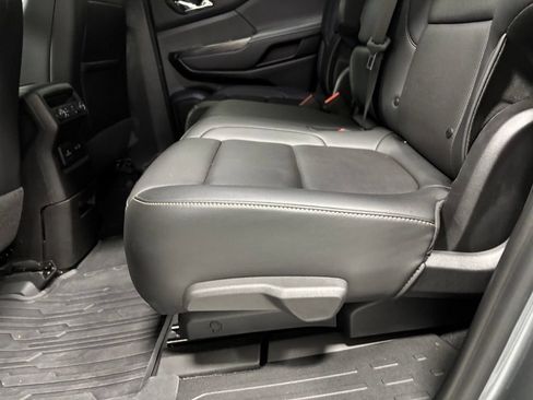 Used 2023 GMC Acadia SLT w/ Elevation Edition AWD/4WD image 42