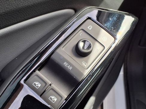 New 2026 Volkswagen ID.4 Pro S image 8