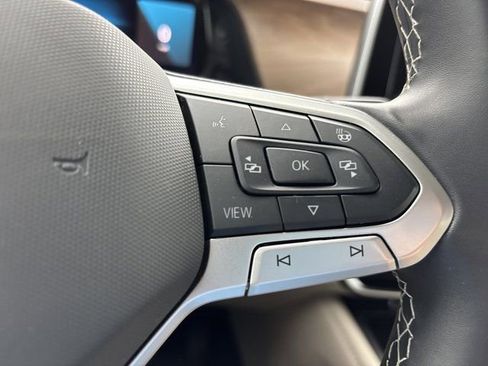 Used 2024 Volkswagen Atlas SE image 28