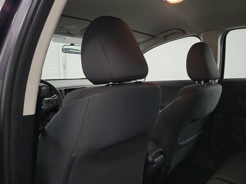Certified 2022 Honda HR-V LX image 13