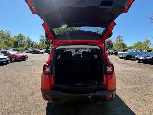Used 2017 Jeep Renegade Latitude image 29